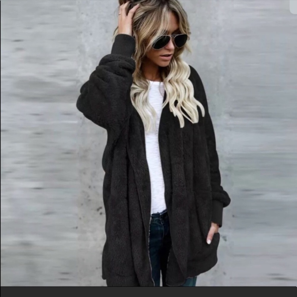 Soft Sherpa Faux Fur Hooded Jacket with pockets - Picture 2 of 3